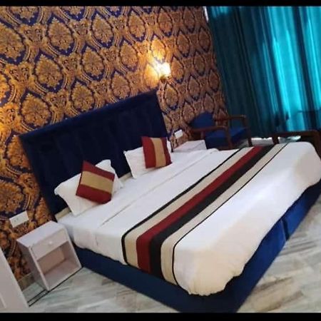 Lavi Hotel Hari Darshan - 10 Meter From Golden Temple 암리차르 외부 사진
