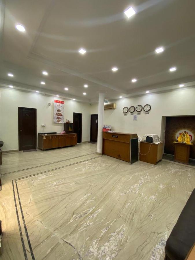 Lavi Hotel Hari Darshan - 10 Meter From Golden Temple 암리차르 외부 사진