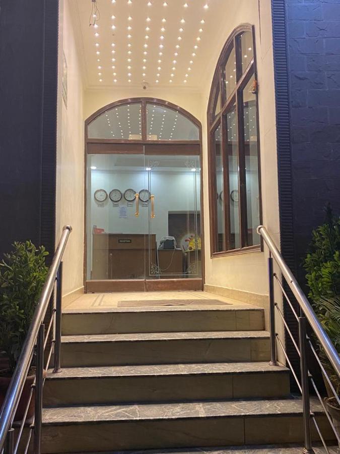 Lavi Hotel Hari Darshan - 10 Meter From Golden Temple 암리차르 외부 사진
